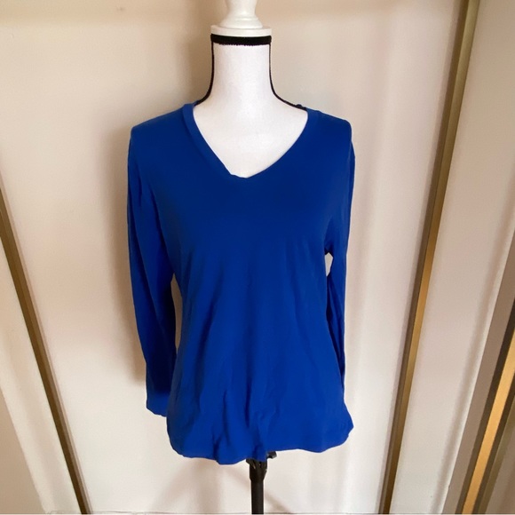 Blue long sleeve v neck shirt - Picture 2 of 8